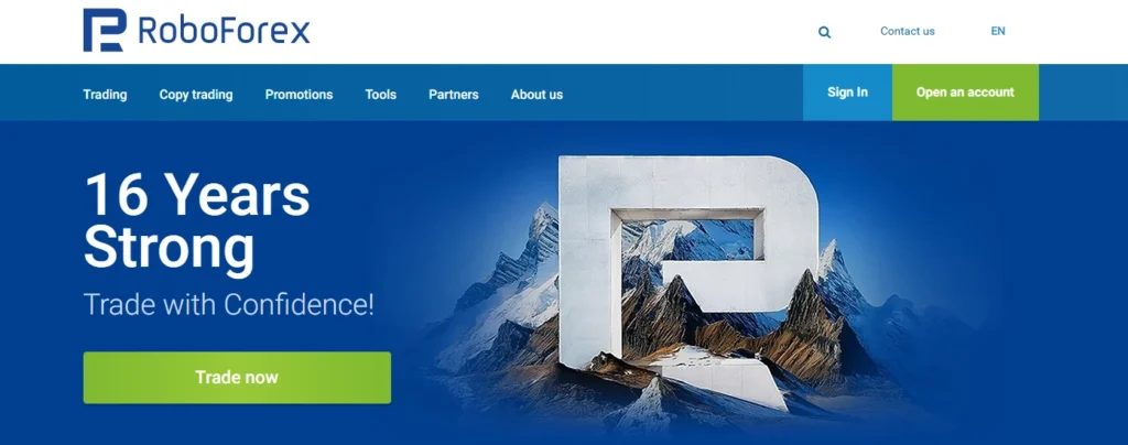 Interface do CopyFX da RoboForex, exibindo um modelo de compensação de trader baseado em taxa de performance.